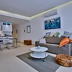 Appartement Stunning 2 Bed Meters Away From