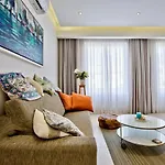 Stunning 2 Bed Meters Away From