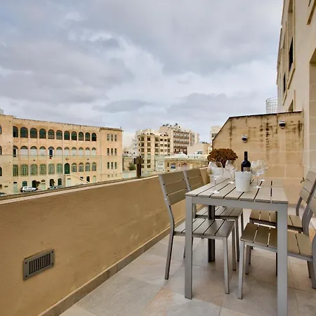 Stunning 2 Bed Meters Away From Appartement *