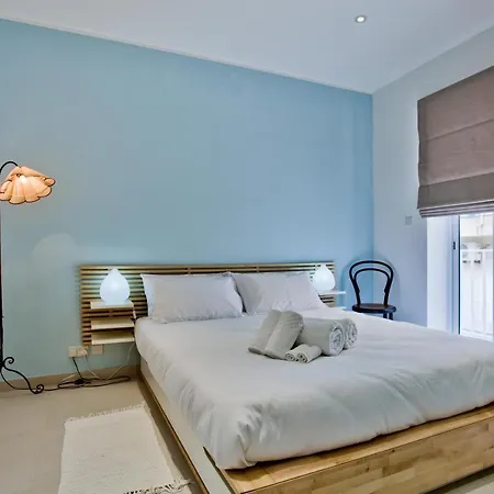 Stunning 2 Bed Meters Away From 斯利马