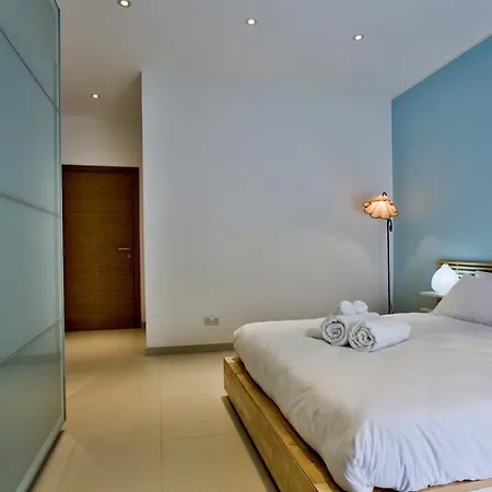 Stunning 2 Bed Meters Away From 公寓 斯利马