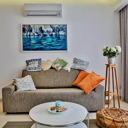 Bright And 2 Bedroom In *