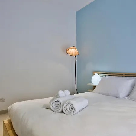 Apartment Bright And 2 Bedroom In