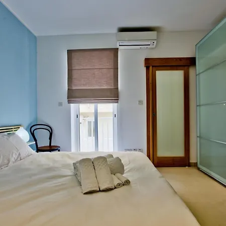 Stunning 2 Bed Meters Away From Apartament