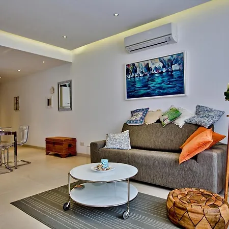 Stunning 2 Bed Meters Away From Apartament Sliema