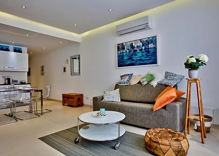 Stunning 2 Bed Meters Away From 아파트 슬리에마